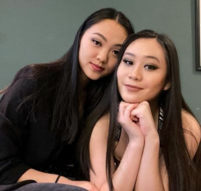Jane Li with younger sister Jada Li.
